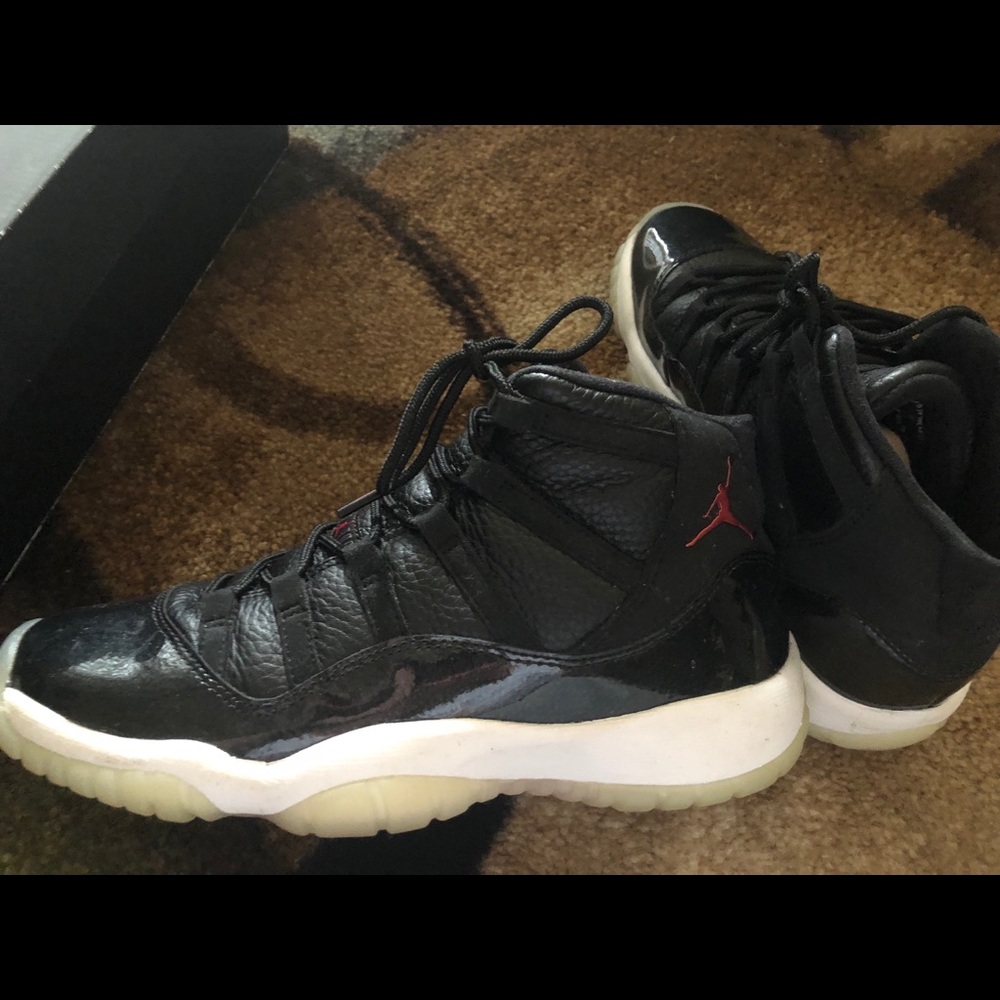 Air Jordan 11 Retro size 7Y (2015) “72-10”